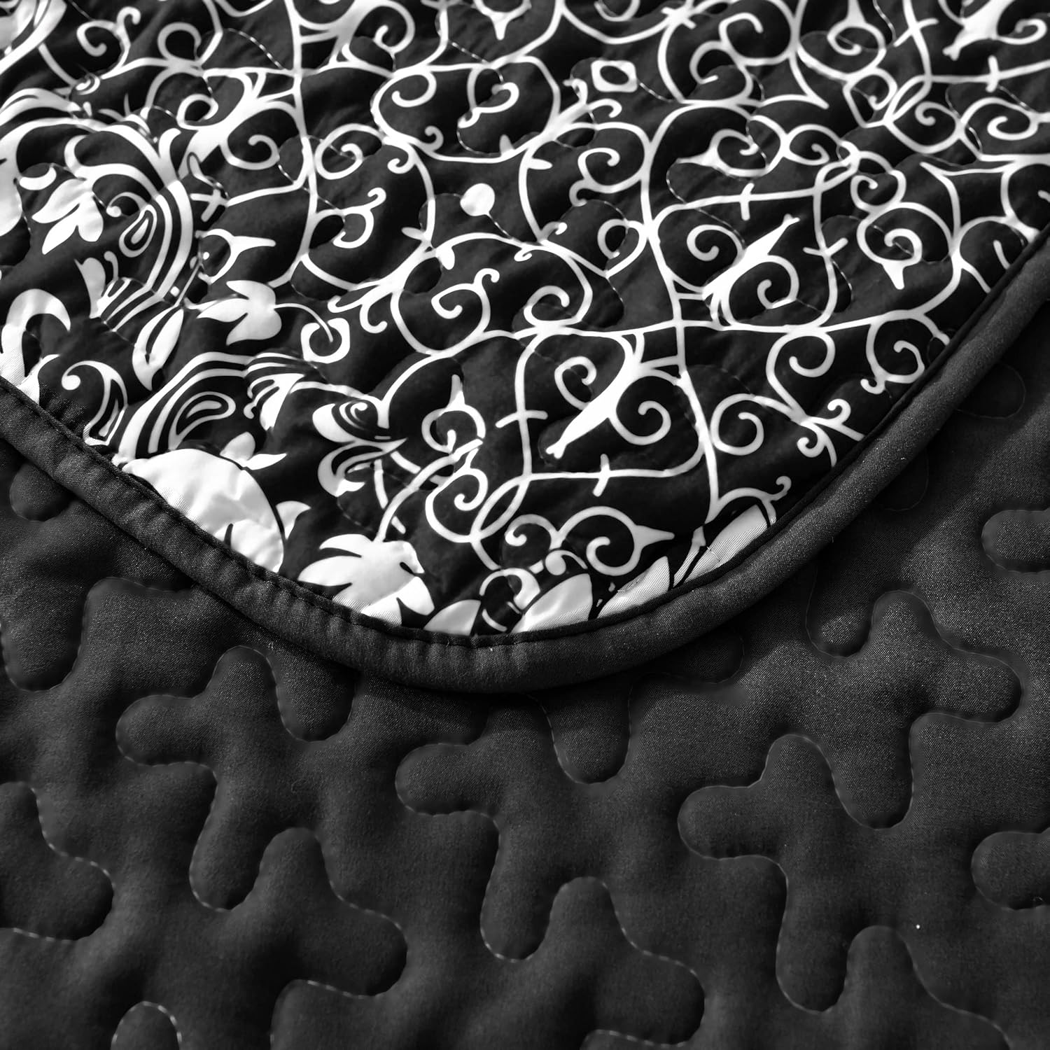 DJY Black Quilt Set King Size 3 Pieces 1