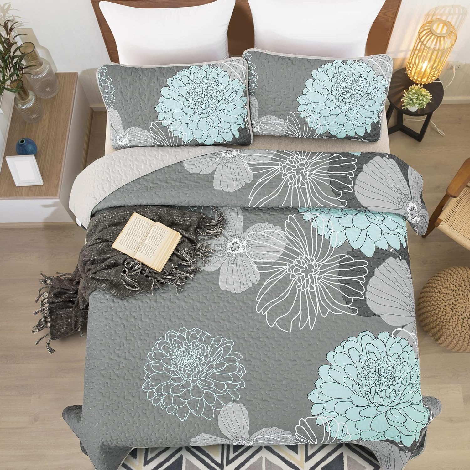 Anibedding Green Floral Queen Quilt Set - 3 Piece Boho Bedding