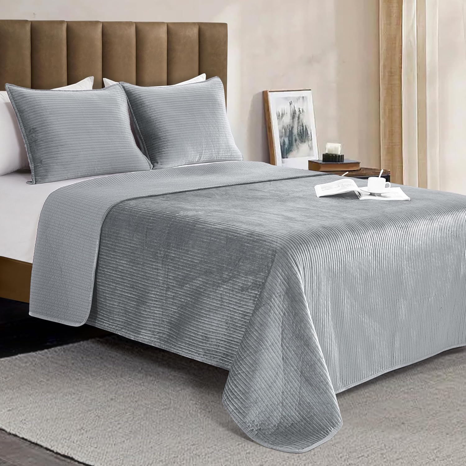 Elegant Comfort Luxury 3-Piece Velvet Quilt Set