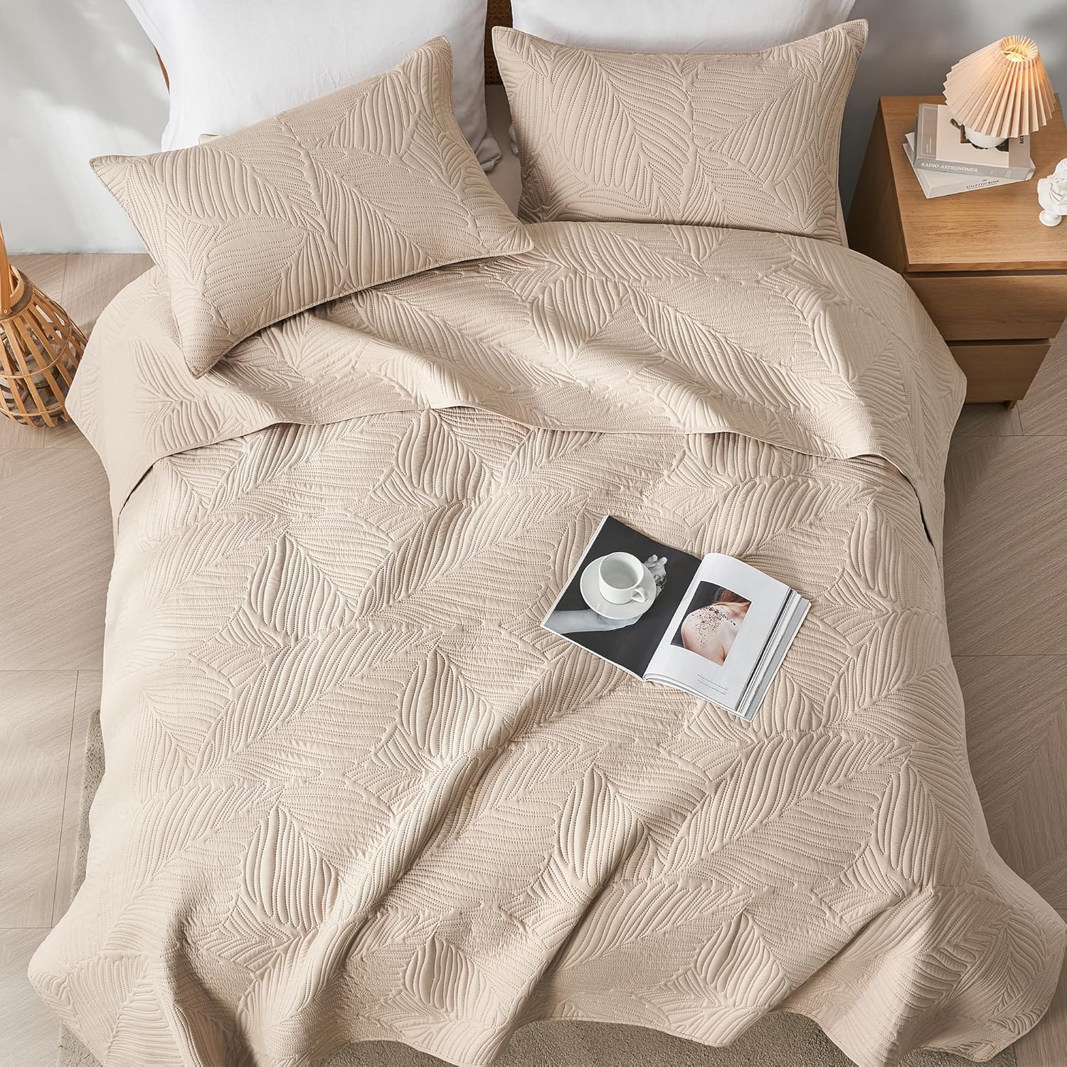 OARAGE Cal King Quilt Bedding Set Leaf Pattern Microfiber