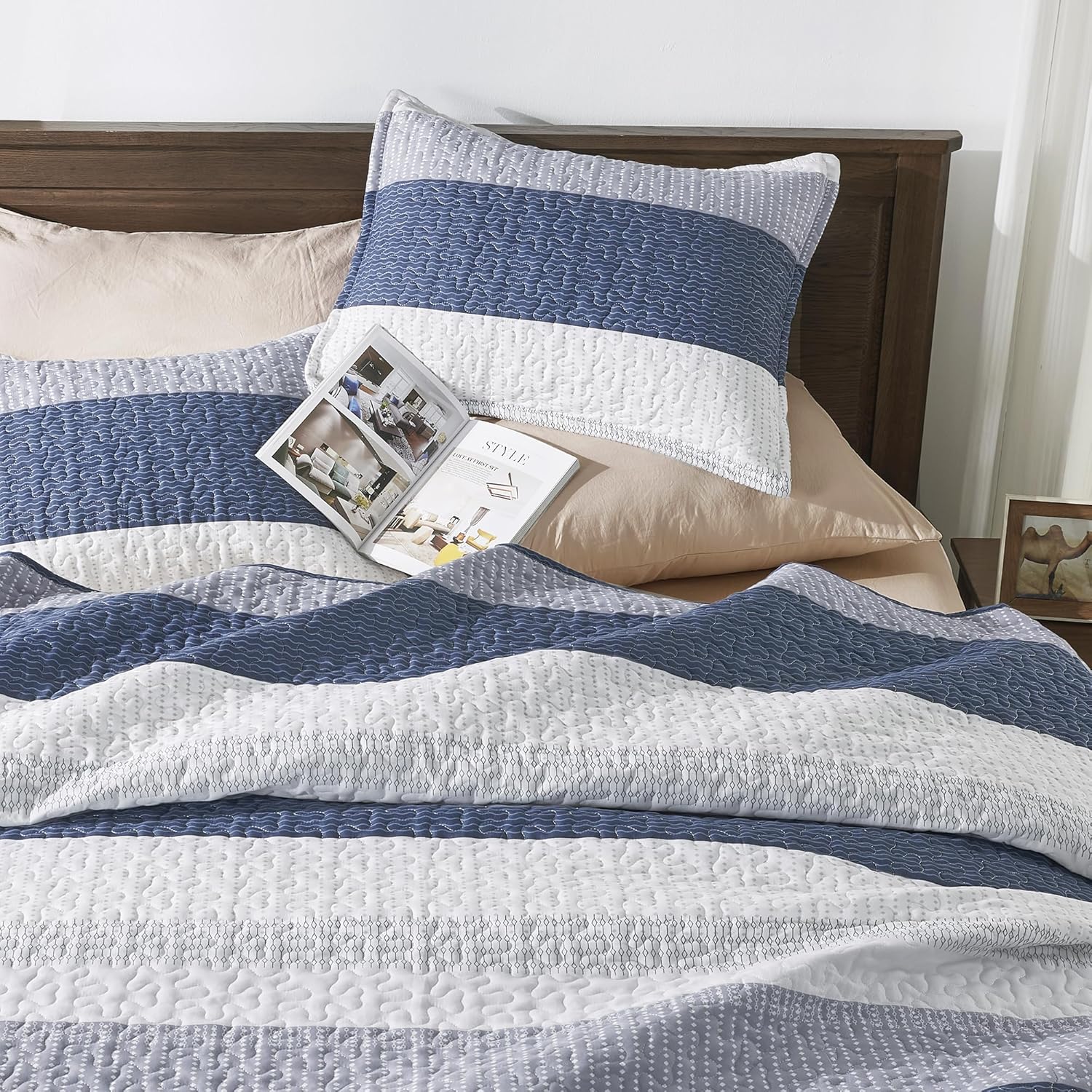 Andency Mineral Blue Striped Quilt Set with Pillowcases