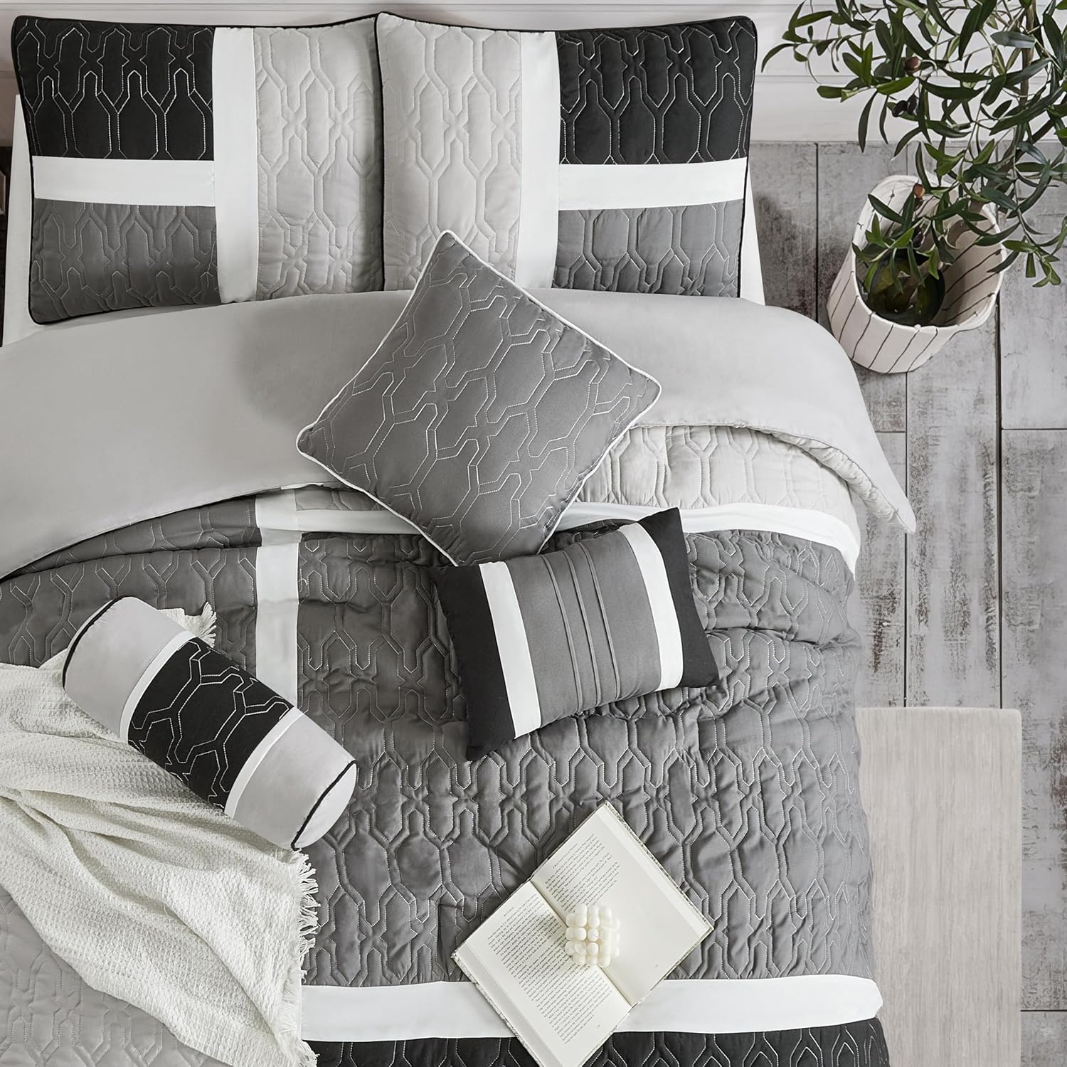 Stratford Park Black and Grey California King Comforter Set