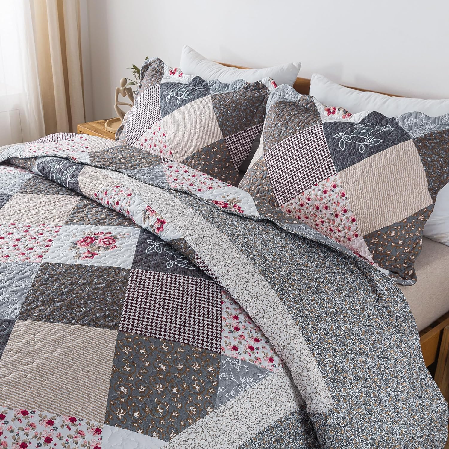 HoneiLife King Quilt Bedding Set - 3 Piece Grey Microfiber Quilt