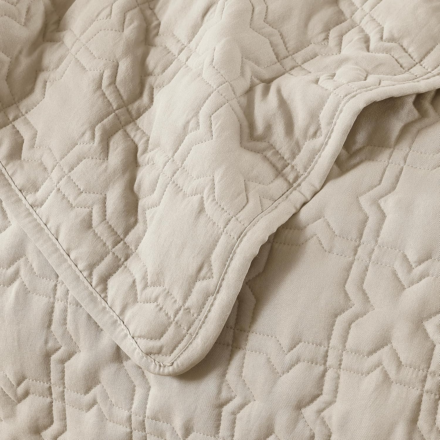 ROARINGWILD Beige King Quilt Bedding Set with Pillow Shams